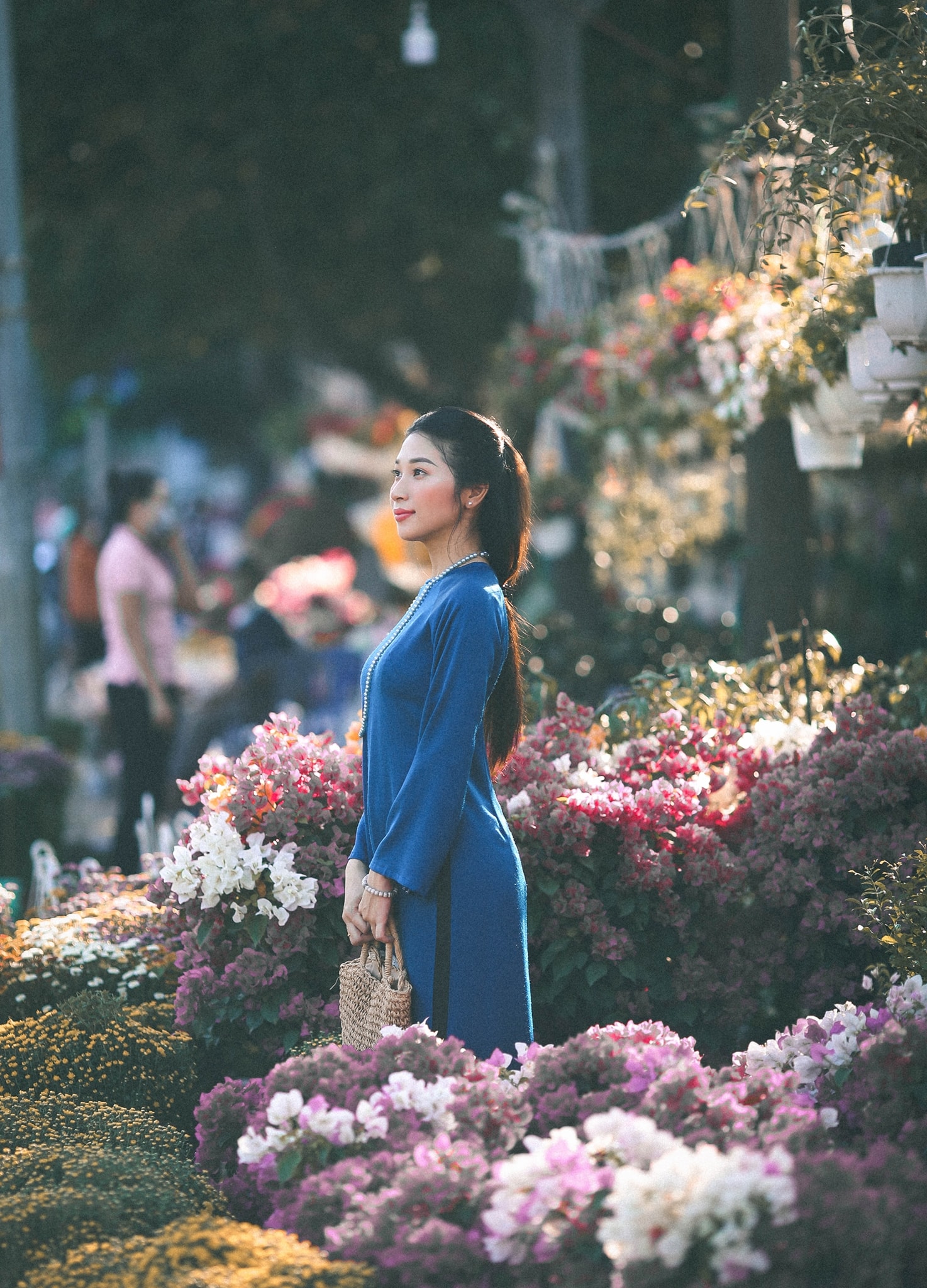Đến với địa điểm chụp hình áo dài Tết, bạn sẽ được trải nghiệm các bức hình cực kỳ ấn tượng, đầy màu sắc và hấp dẫn. Qua đó, bạn có thể lưu giữ những khoảnh khắc đáng nhớ, khám phá nét đẹp văn hóa truyền thống trong sinh hoạt, tình cảm của người Việt Nam.