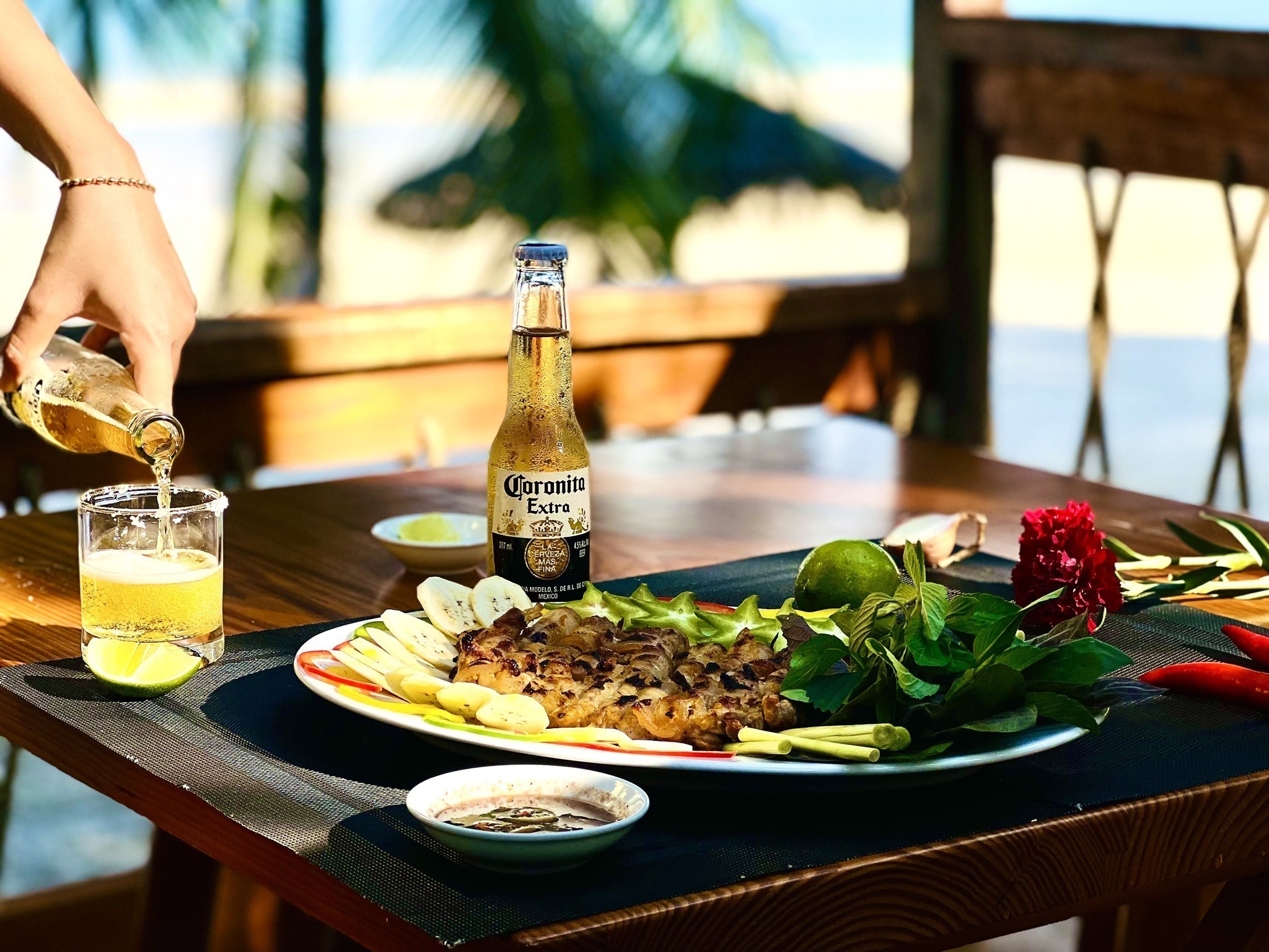 Nhà hàng view biển tại Côn Đảo
