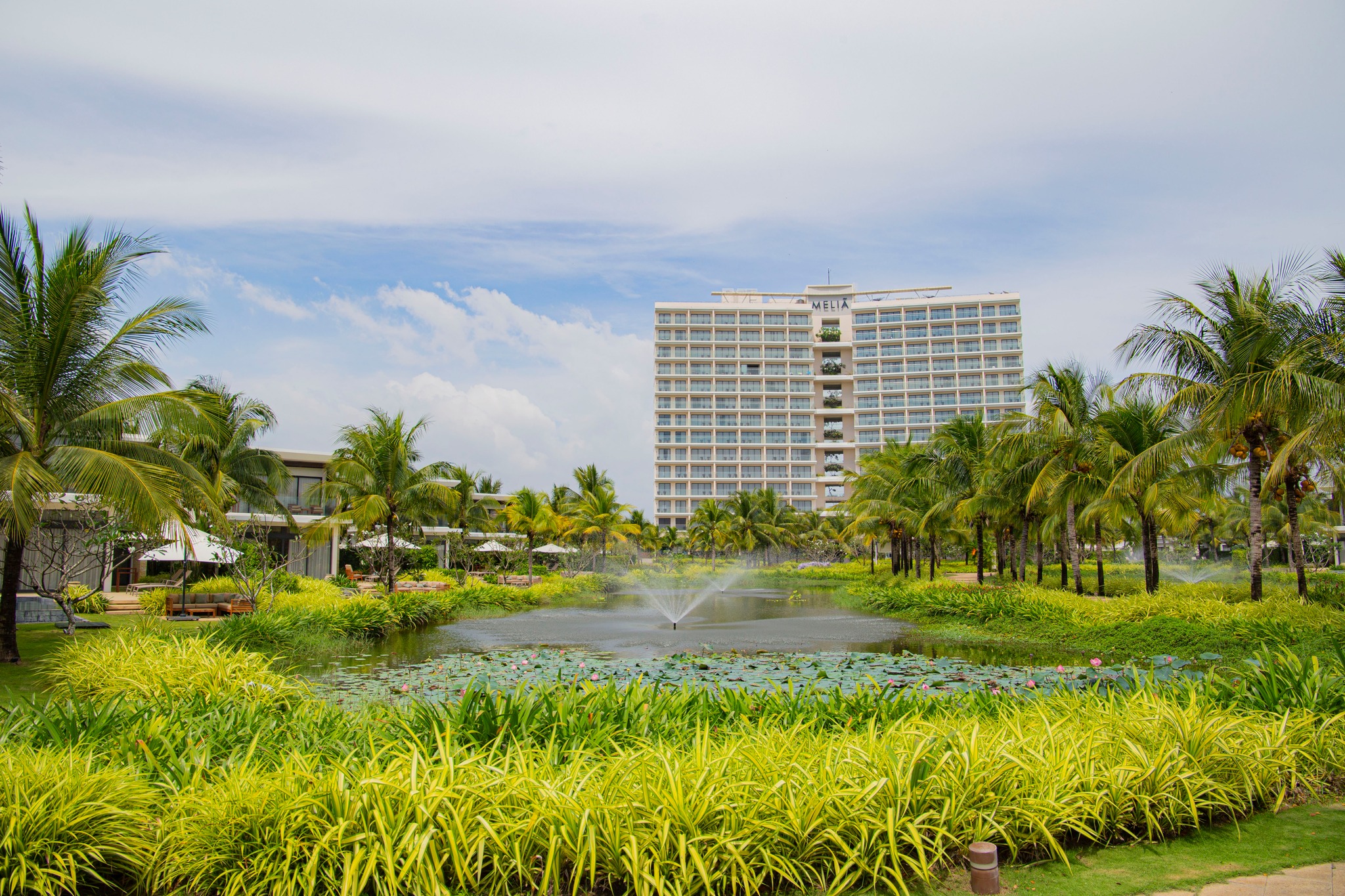 TRẢI NGHIỆM THIÊN ĐƯỜNG NGHỈ DƯỠNG MELIA HỒ TRÀM BEACH RESORT VÀ TẬN HƯỞNG CÁC DỊCH VỤ ĐẲNG CẤP QUỐC TẾ