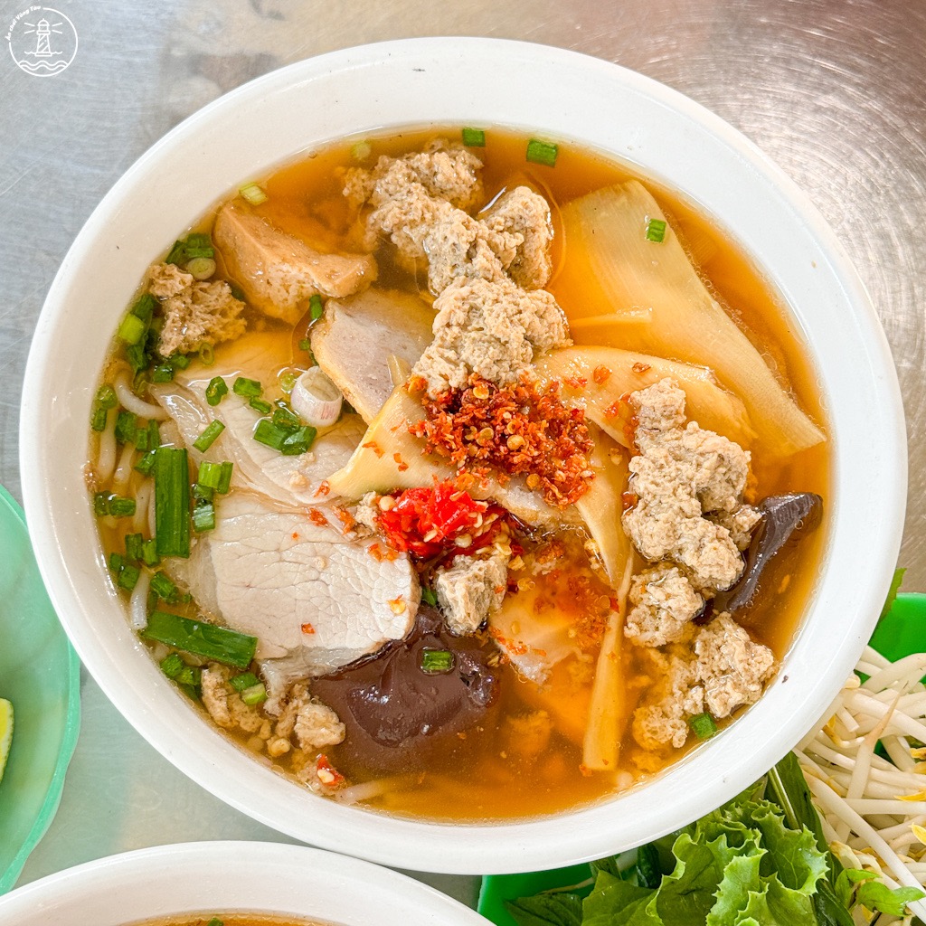 Food tour chợ Đất Đỏ