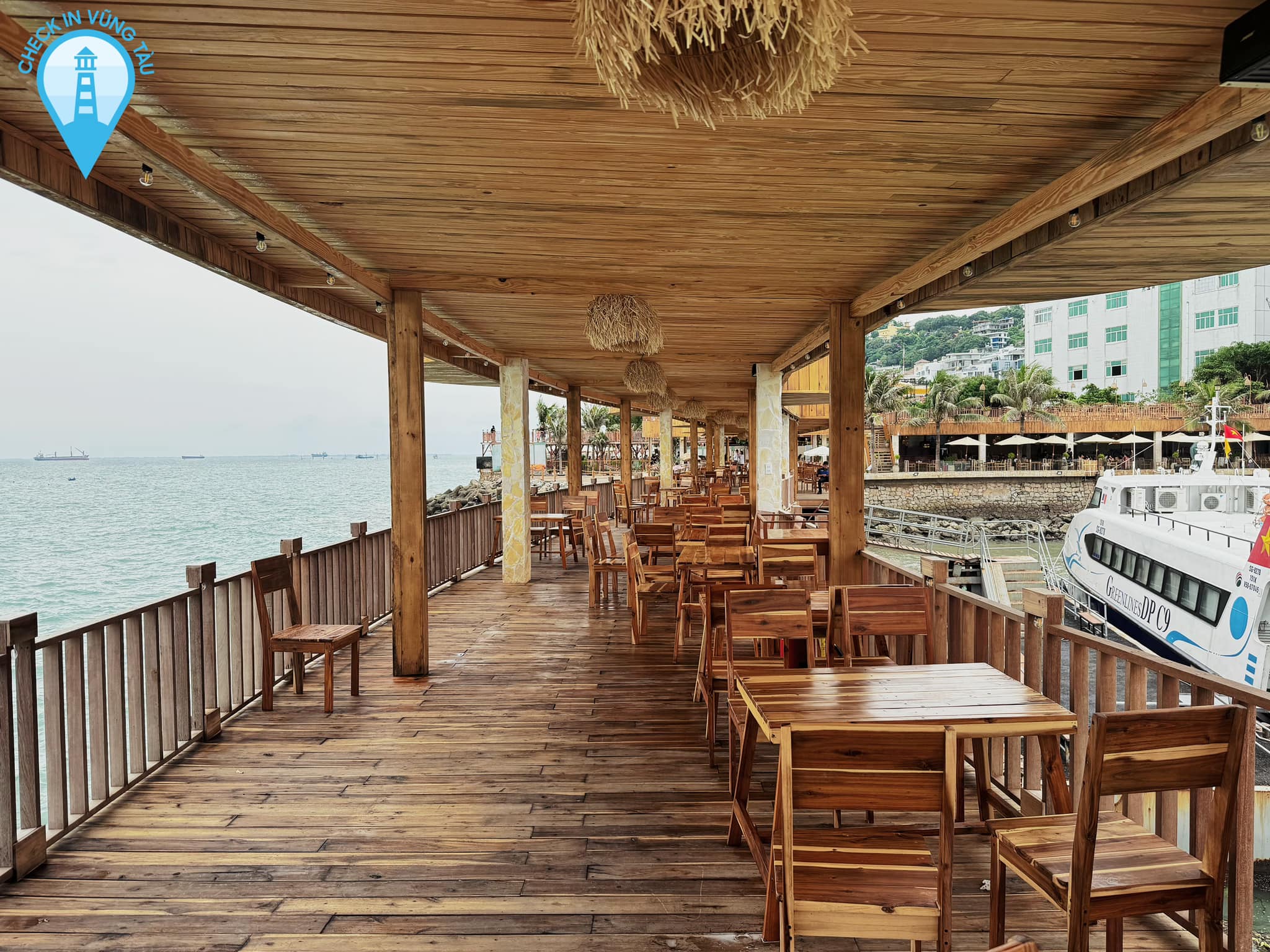 CHILL QUÊN LỐI VỀ VỚI QUÁN CAFE KẾT HỢP NHÀ HÀNG VIEW BIỂN HOT NHẤT VŨNG TÀU GỌI TÊN IN THE SEA RESTAURANT & COFFEE