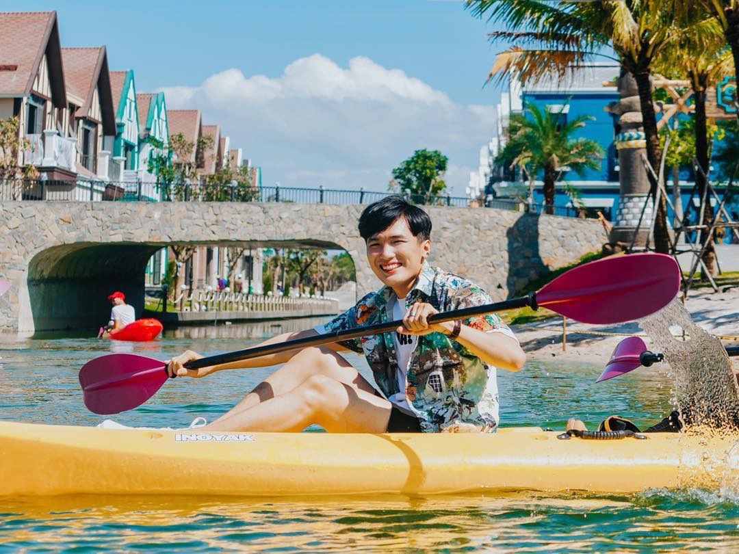 chèo kayak ở Novaworld Hồ Tràm