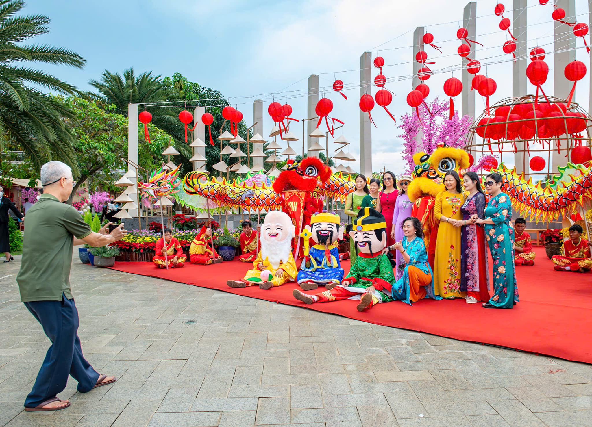 Những ngày cuối tháng 12, Vũng Tàu rộn ràng trang hoàng thành phố chuẩn bị cho mùa lễ hội với Noel và Năm Mới 2025