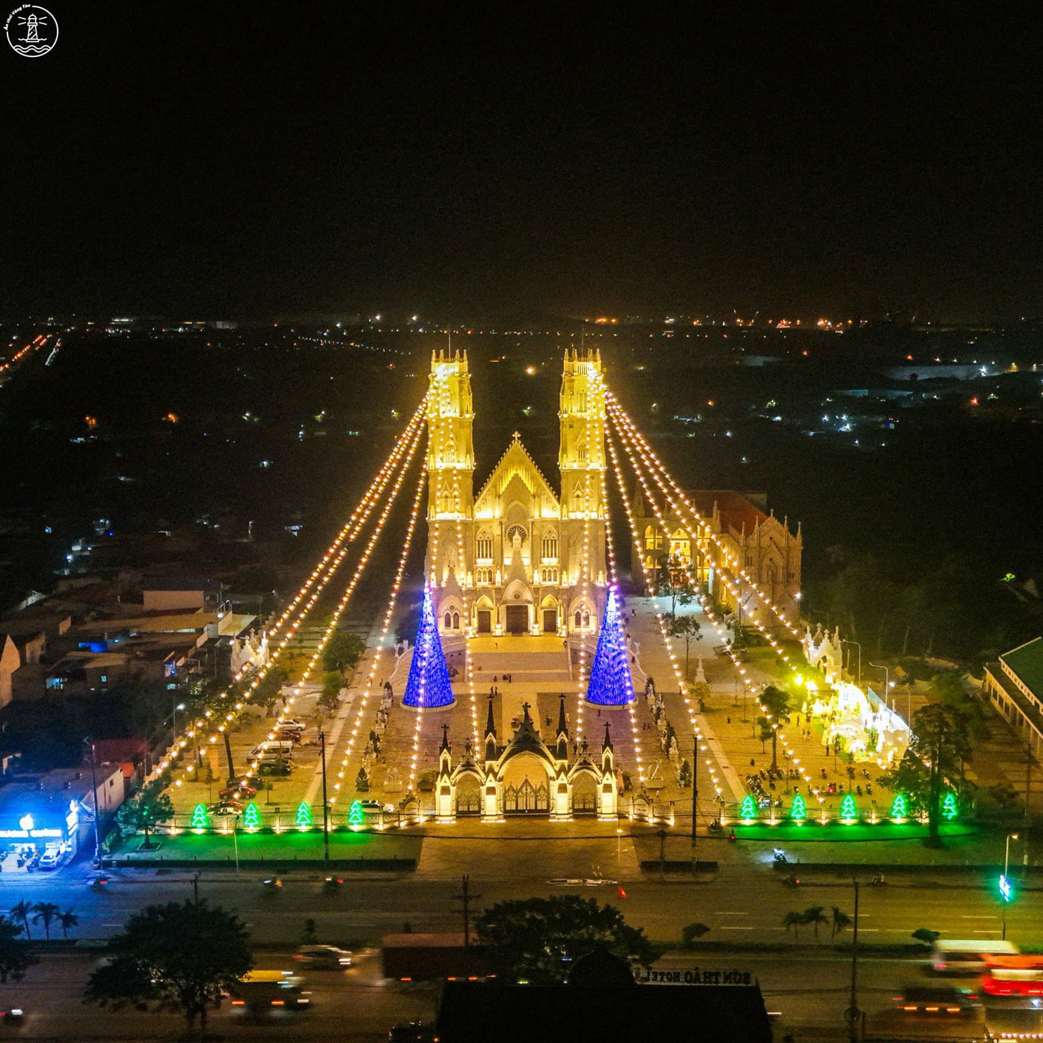 Những ngày cuối tháng 12, Vũng Tàu rộn ràng trang hoàng thành phố chuẩn bị cho mùa lễ hội với Noel và Năm Mới 2025