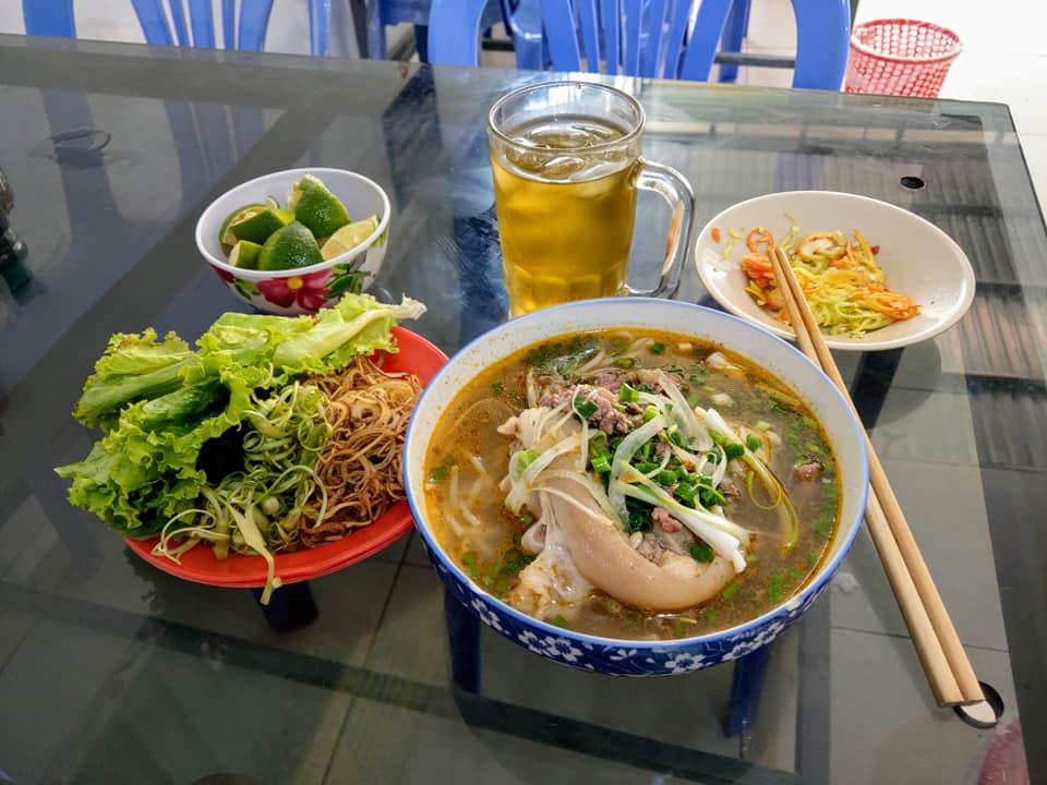 tiệm bún bò gần Bãi Sau