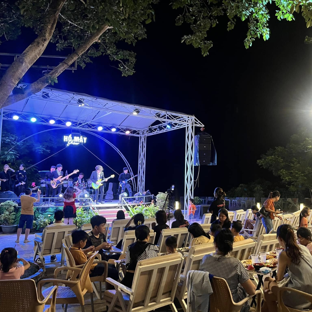 tour đêm Hồ Mây