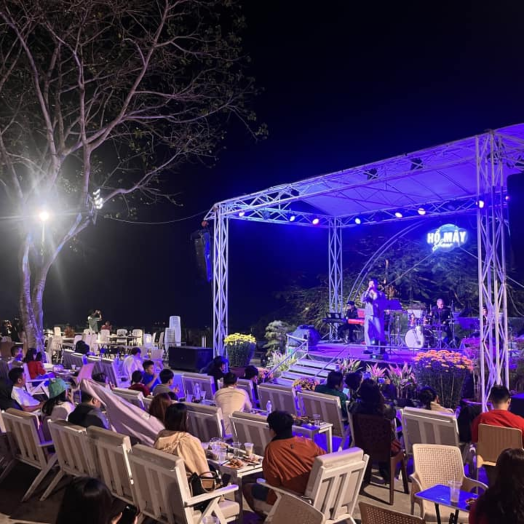 tour đêm Hồ Mây