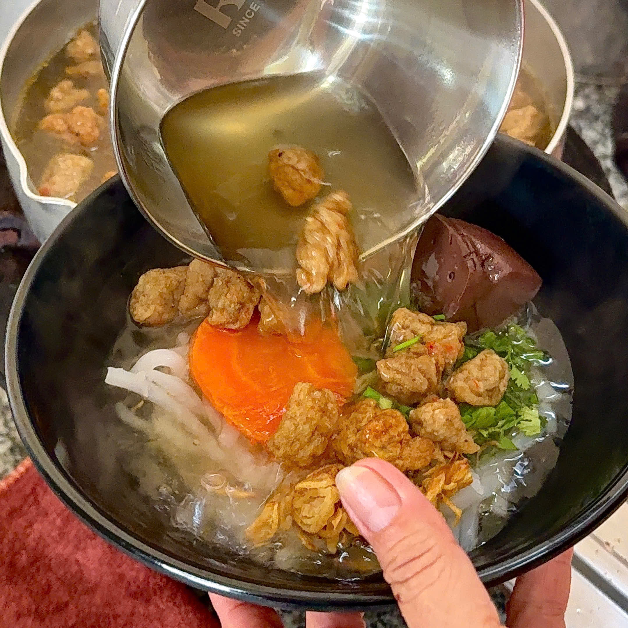 hủ tiếu Rùa Vàng