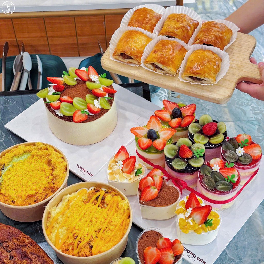 Tiệm bánh Tường Vân
