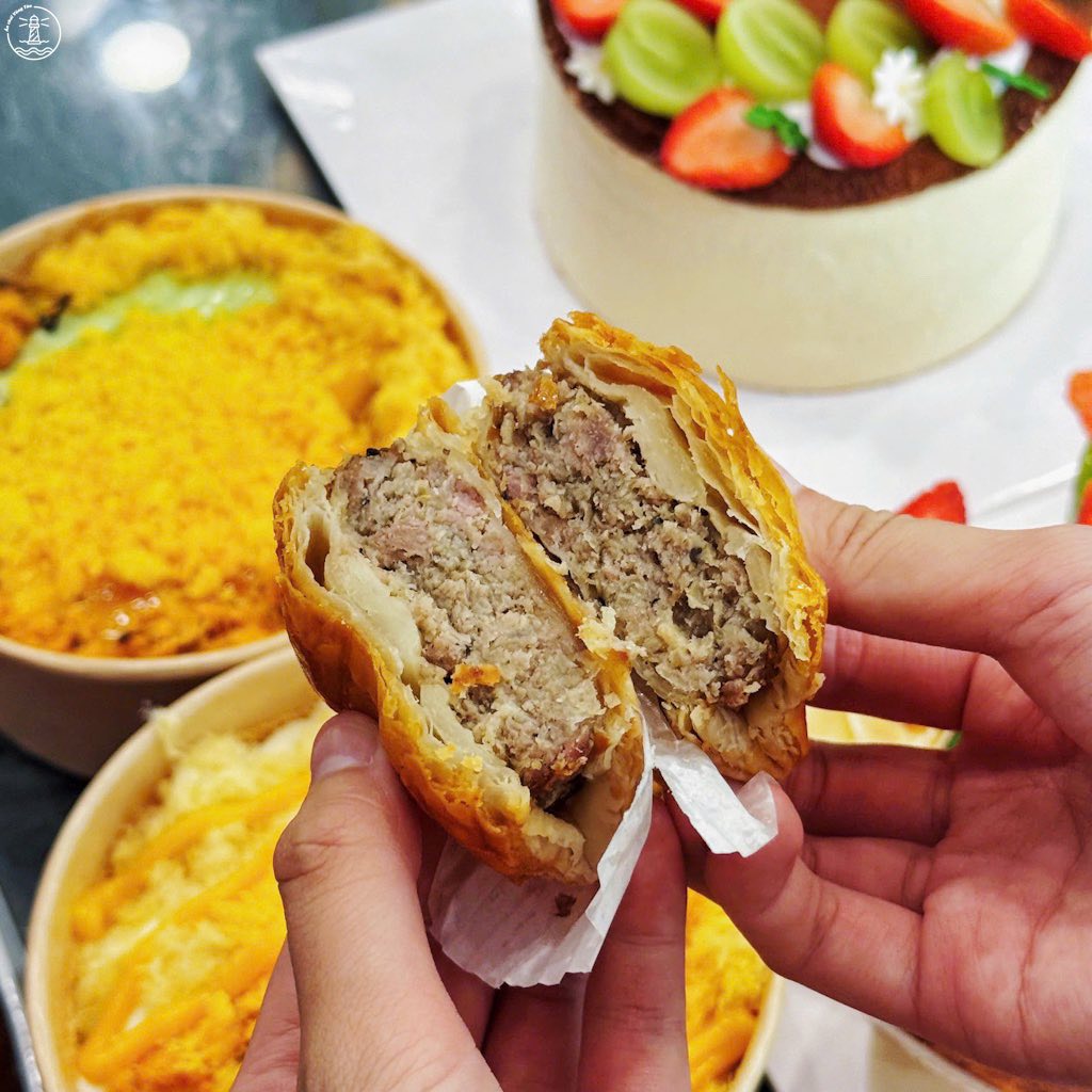 Tiệm bánh Tường Vân