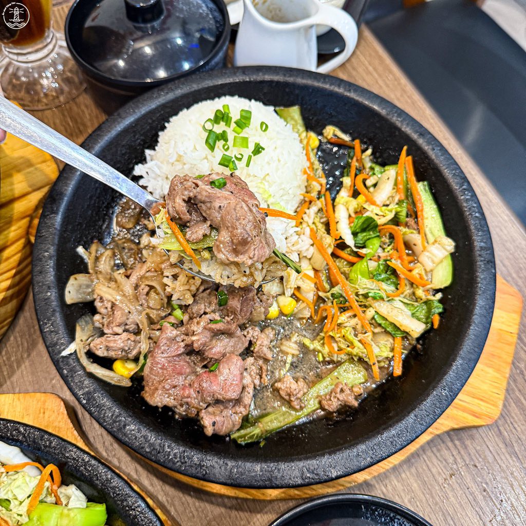 cơm xèo trên chảo Tepan