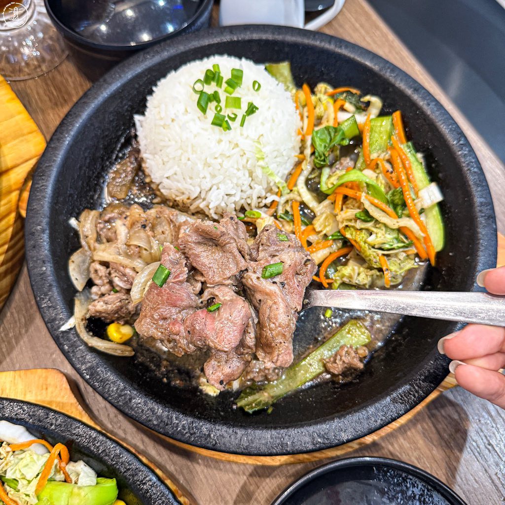 cơm xèo trên chảo Tepan