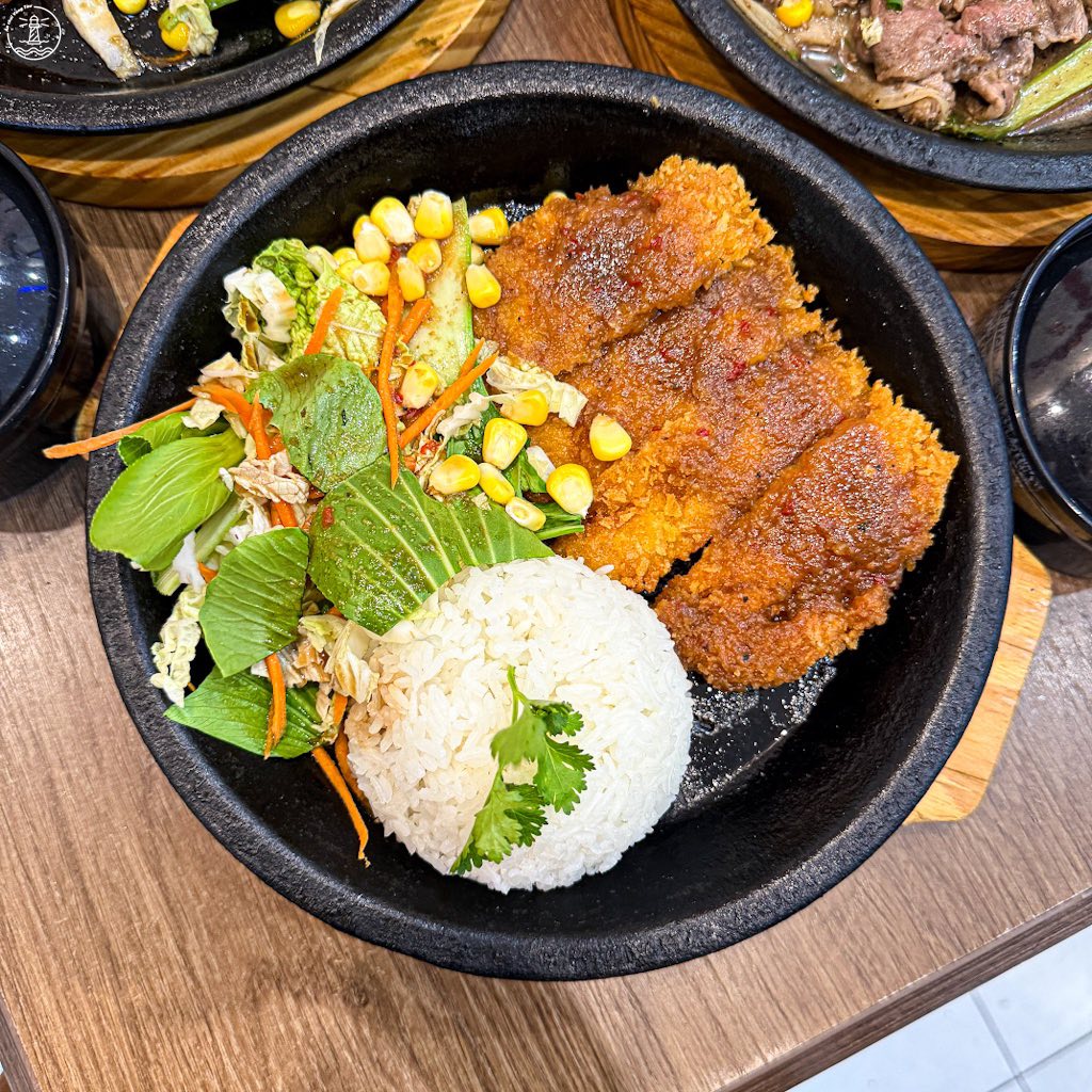cơm xèo trên chảo Tepan