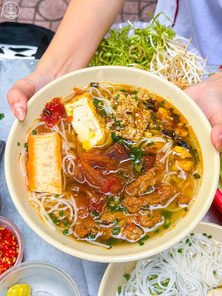 ăn sáng địa phương Vũng Tàu