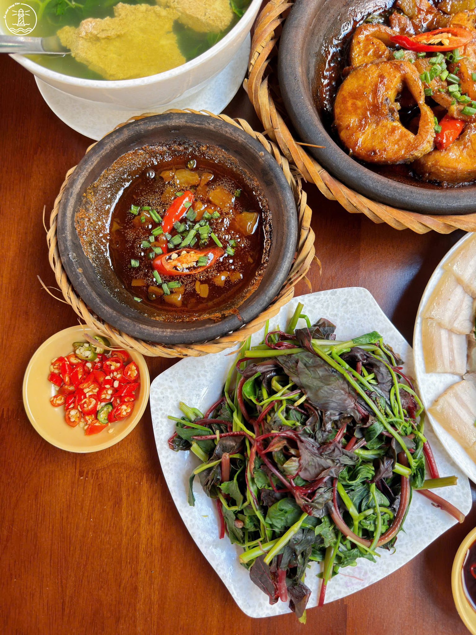 Cơm niêu Sen Vũng Tàu