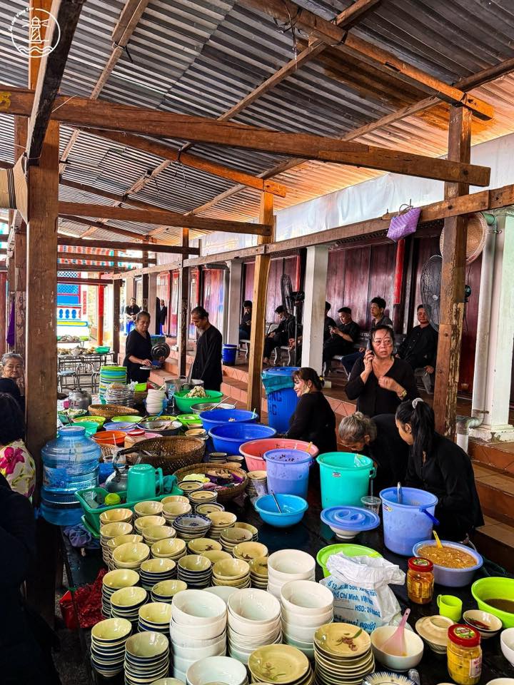 Hàng năm cứ vào ngày 9/9 âm lịch, nhà lớn Long Sơn lại thu hút hàng ngàn lượt khách du lịch tới đây để tham dự vào lễ hội Trùng Cửu