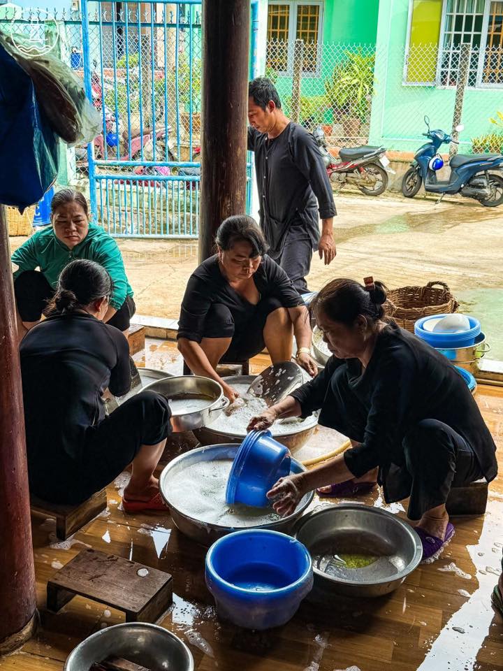 Hàng năm cứ vào ngày 9/9 âm lịch, nhà lớn Long Sơn lại thu hút hàng ngàn lượt khách du lịch tới đây để tham dự vào lễ hội Trùng Cửu