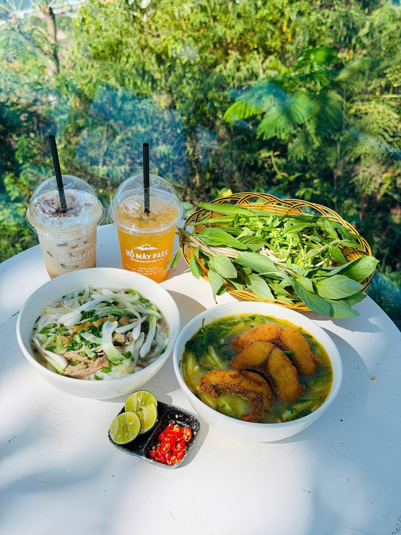 ăn sáng ở Hồ Mây Park