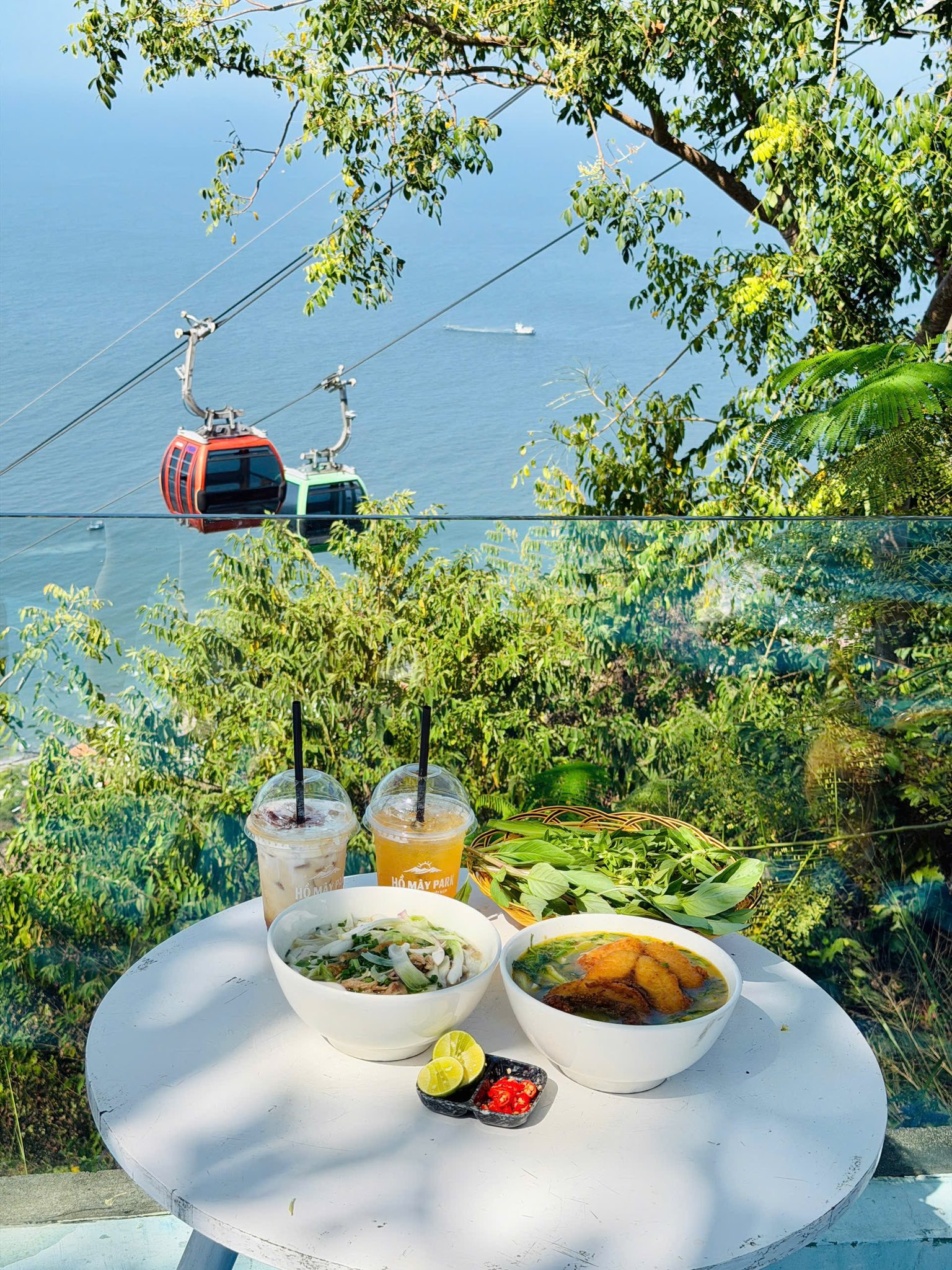ăn sáng ở Hồ Mây Park