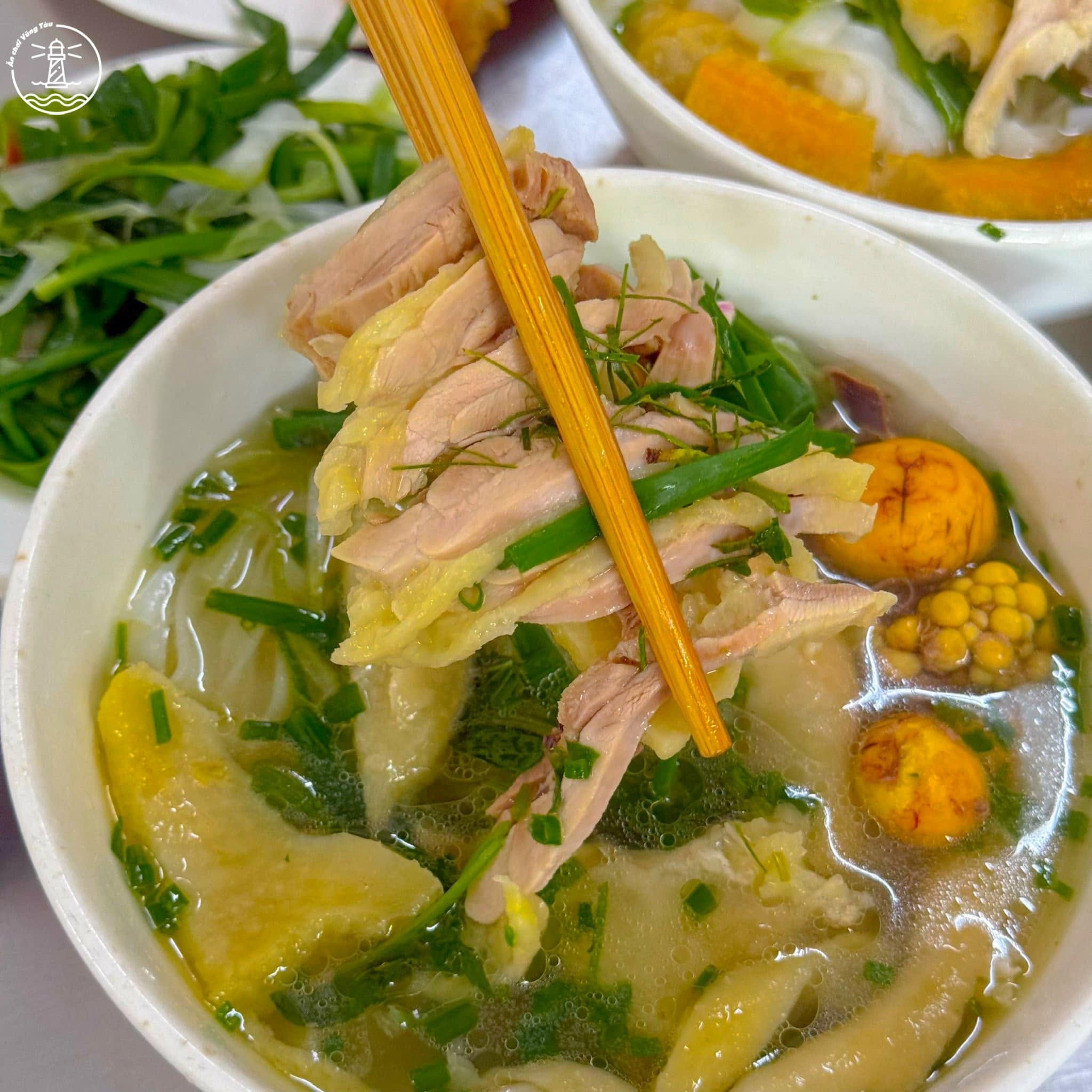tiệm phở gần Bãi Sau