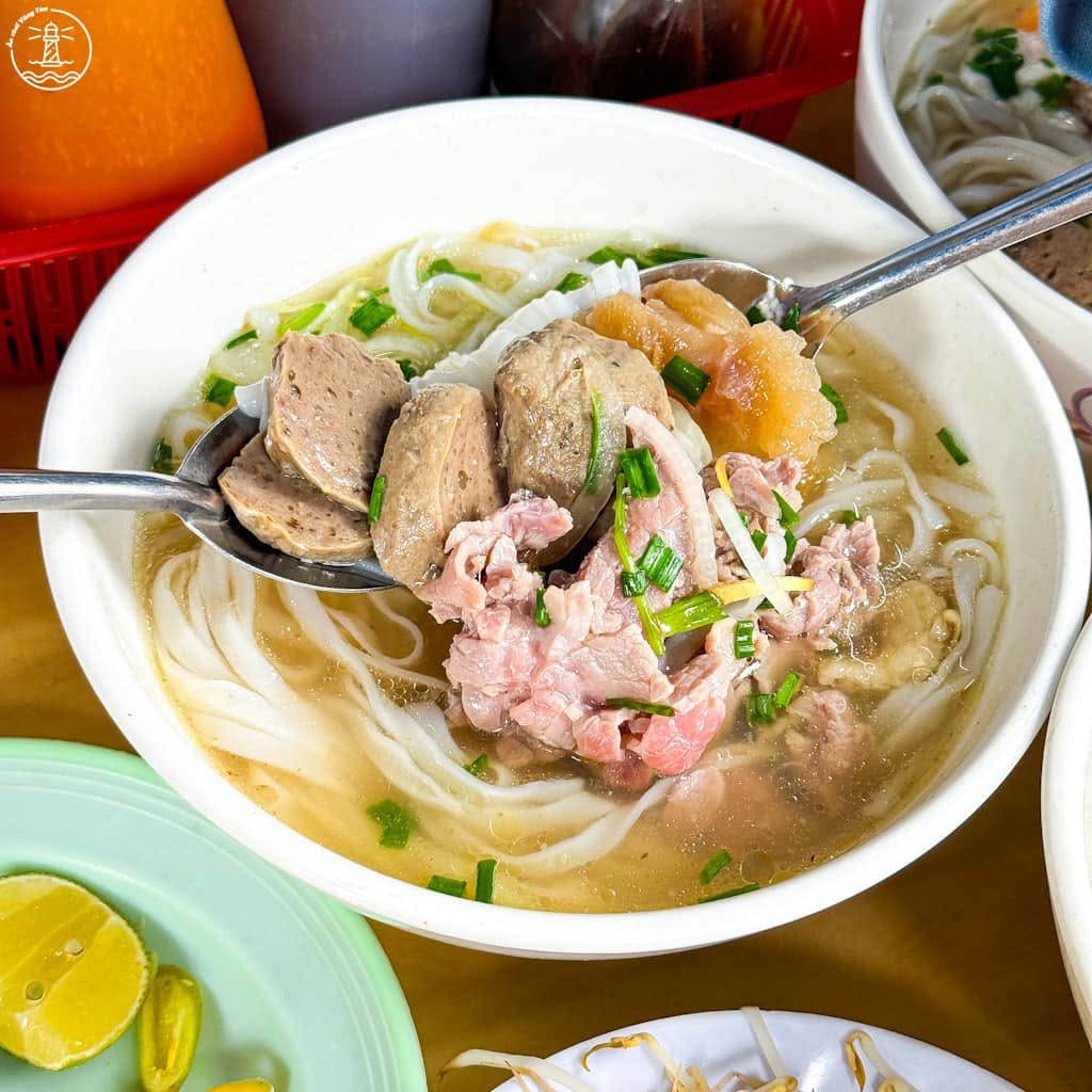 tiệm phở gần Bãi Sau