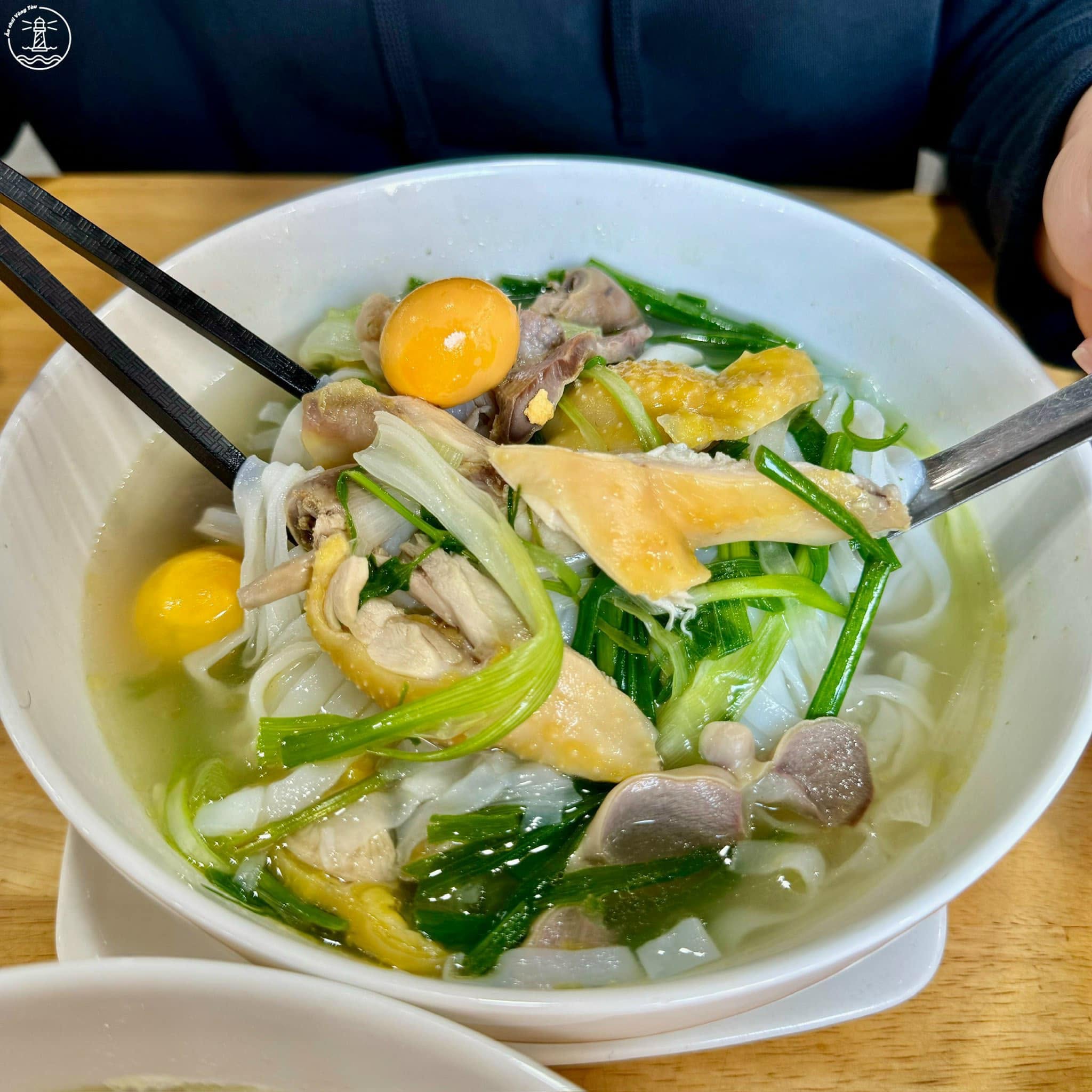 tiệm phở gần Bãi Sau