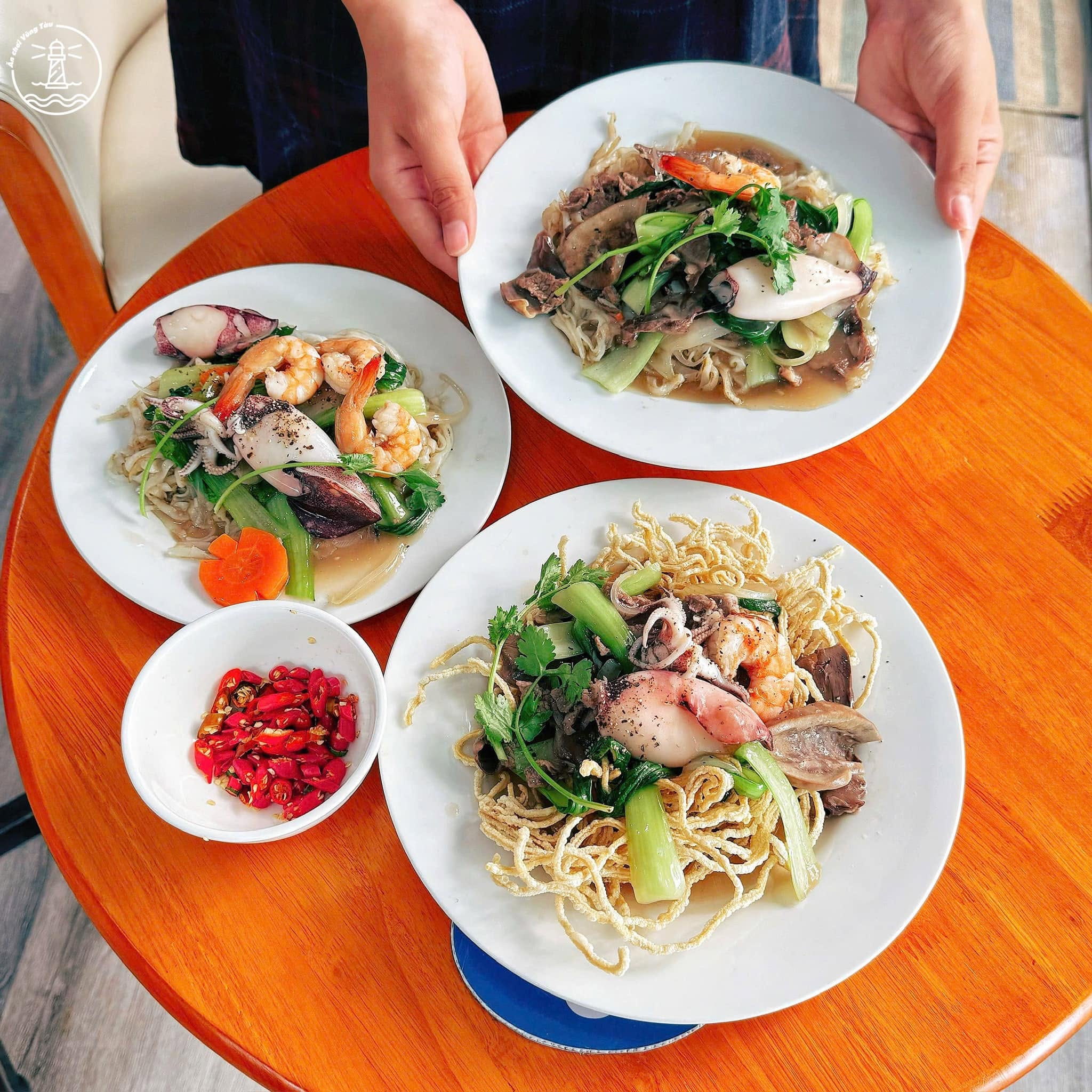 tiệm phở gần Bãi Sau